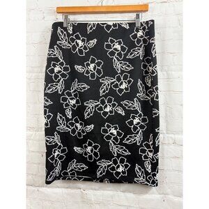 NYCC Skirt Womens Size Medium Black White Floral Embroidery Pull On Stretchy